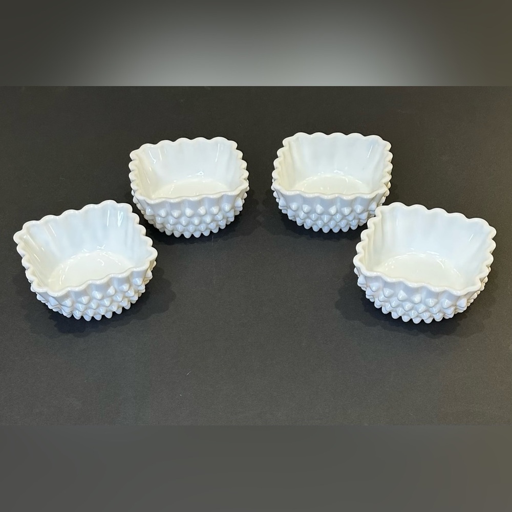🌟HP🌟VTG 1950s-60s Set of 4 Fenton Art Glass Square Milk Glass Hobnail Dishes USA